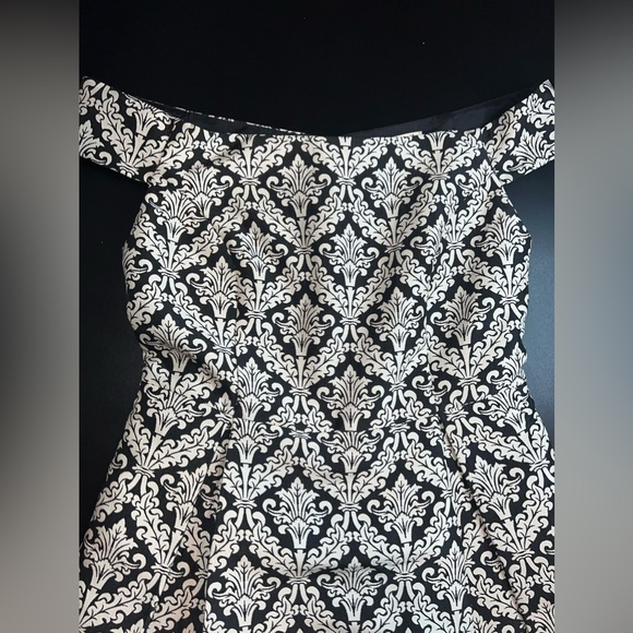 Mi Ami Demask Print off Shoulder Jacquard Fit & Flare Dress Size XS EUC Like New - Picture 4 of 9